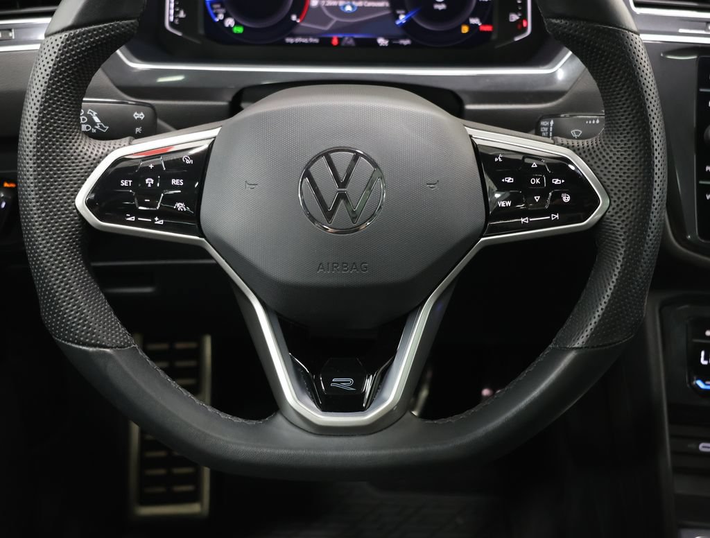 Used 2024 Volkswagen Tiguan SEL R-Line AWD/4WD image 17