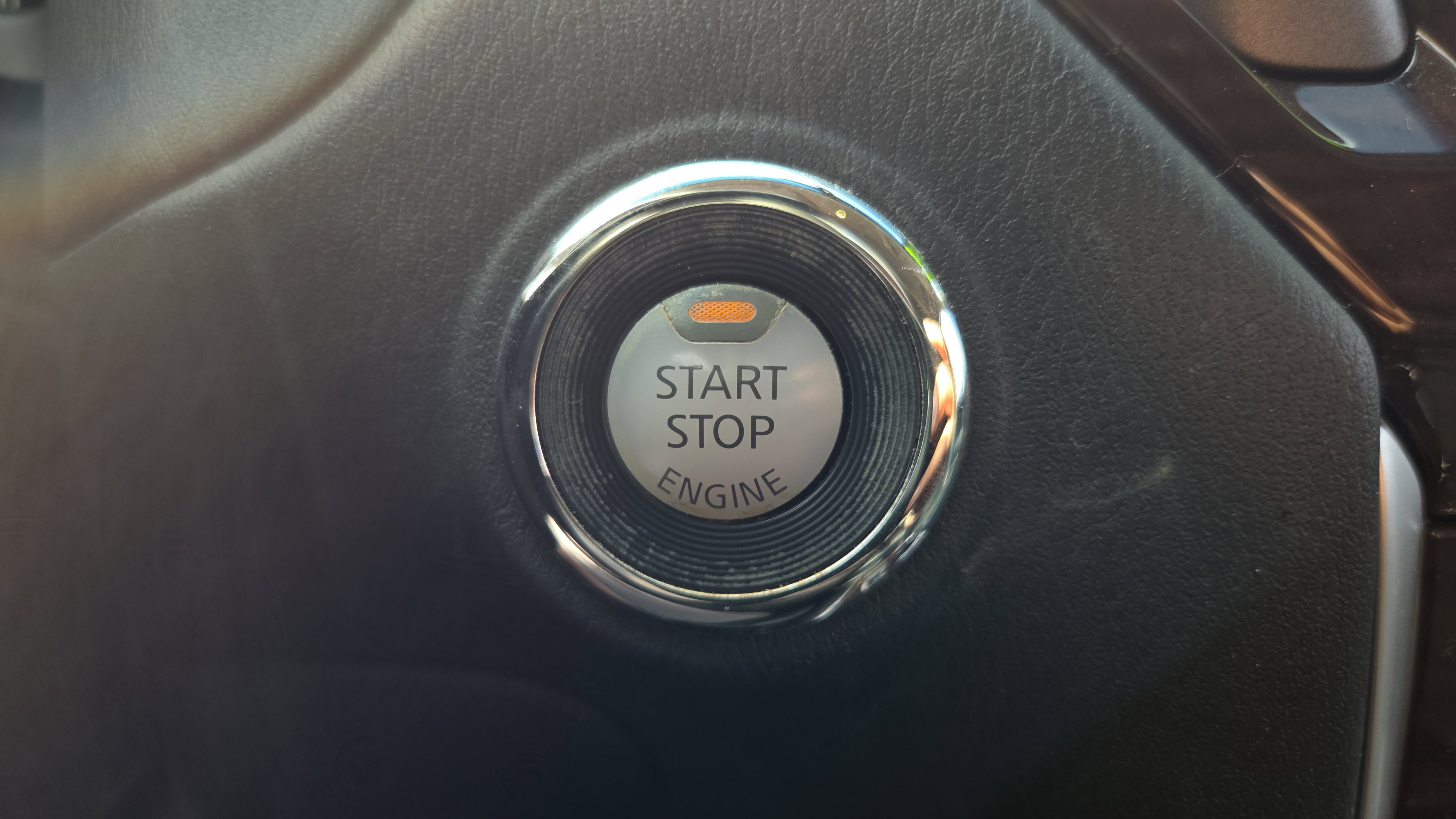 Used 2015 Nissan Pathfinder Platinum FWD image 35