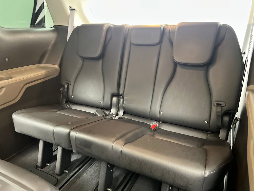 Used 2025 Kia Carnival image 36