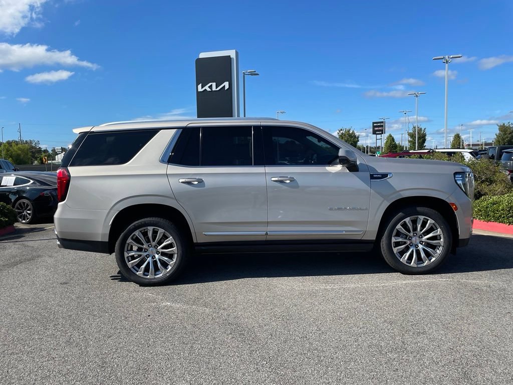 Used 2023 GMC Yukon Denali AWD/4WD image 9