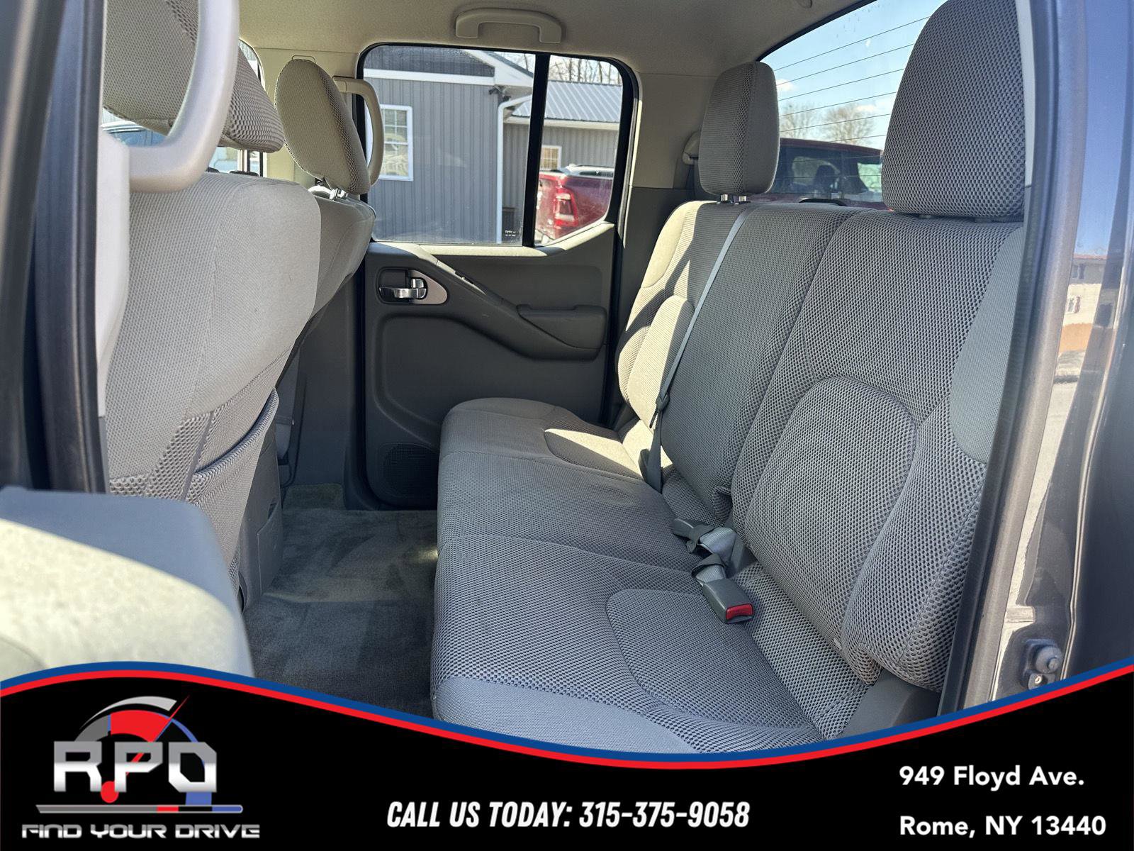 Used 2013 Nissan Frontier SV image 22