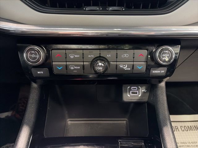 Used 2024 Jeep Compass Limited w/ Sun and Sound Group image 20