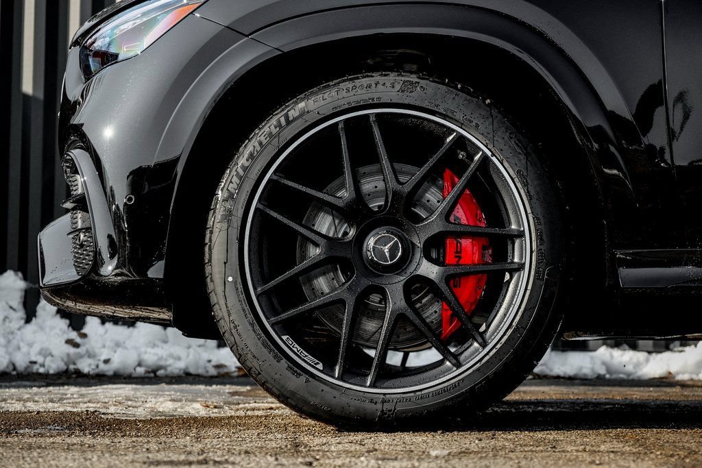 New 2026 Mercedes-Benz GLE 63 AMG S video 4