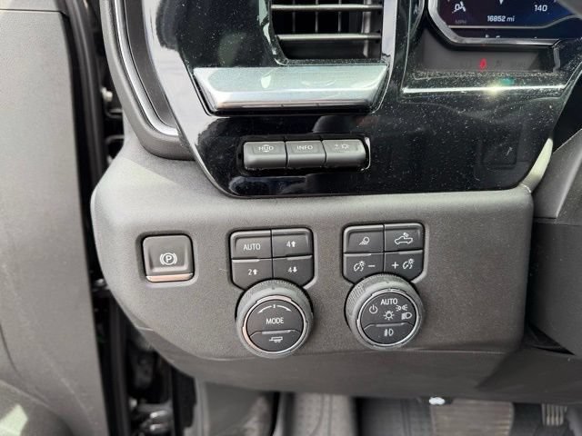 Used 2025 Chevrolet Silverado 1500 High Country AWD/4WD image 22