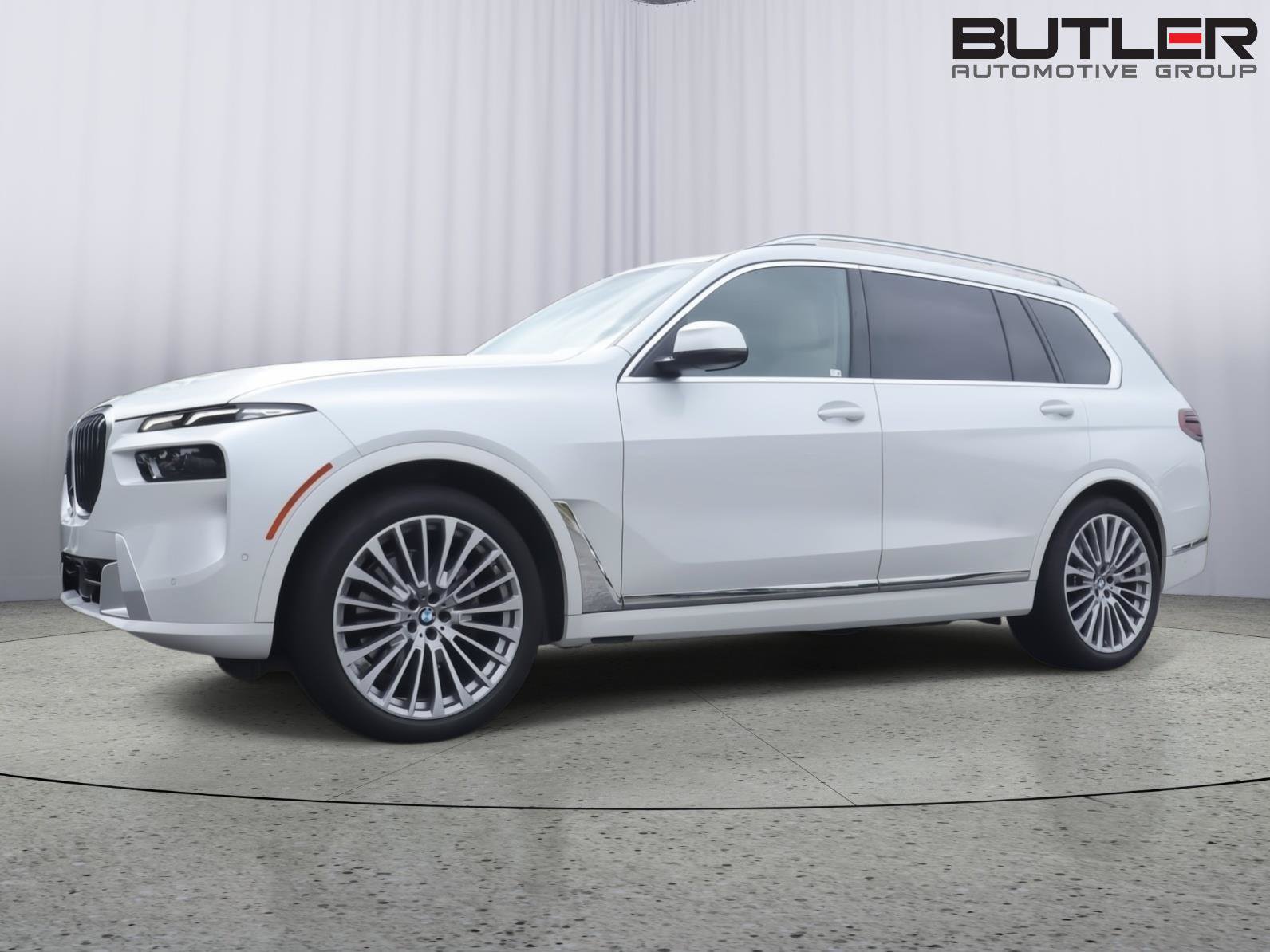 Used 2024 BMW X7 xDrive40i w/ Premium Package AWD/4WD image 1