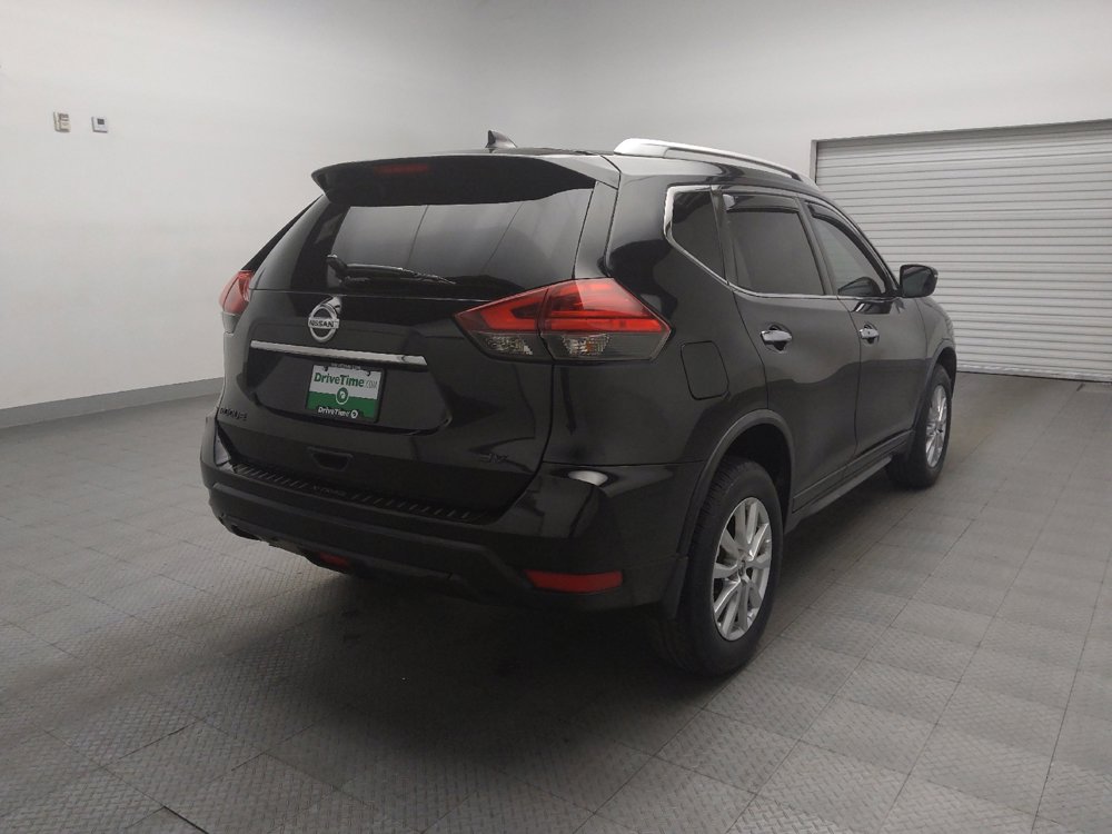 Used 2017 Nissan Rogue SV image 9