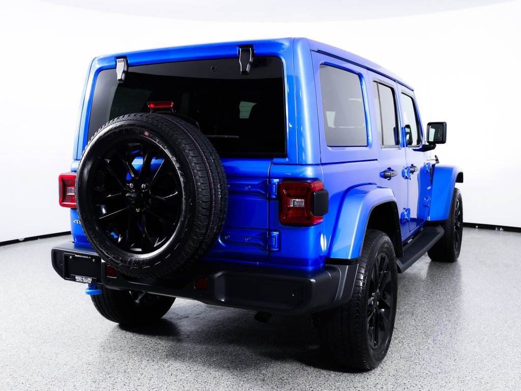 Used 2023 Jeep Wrangler Unlimited Sahara w/ Cold Weather Group AWD/4WD image 8