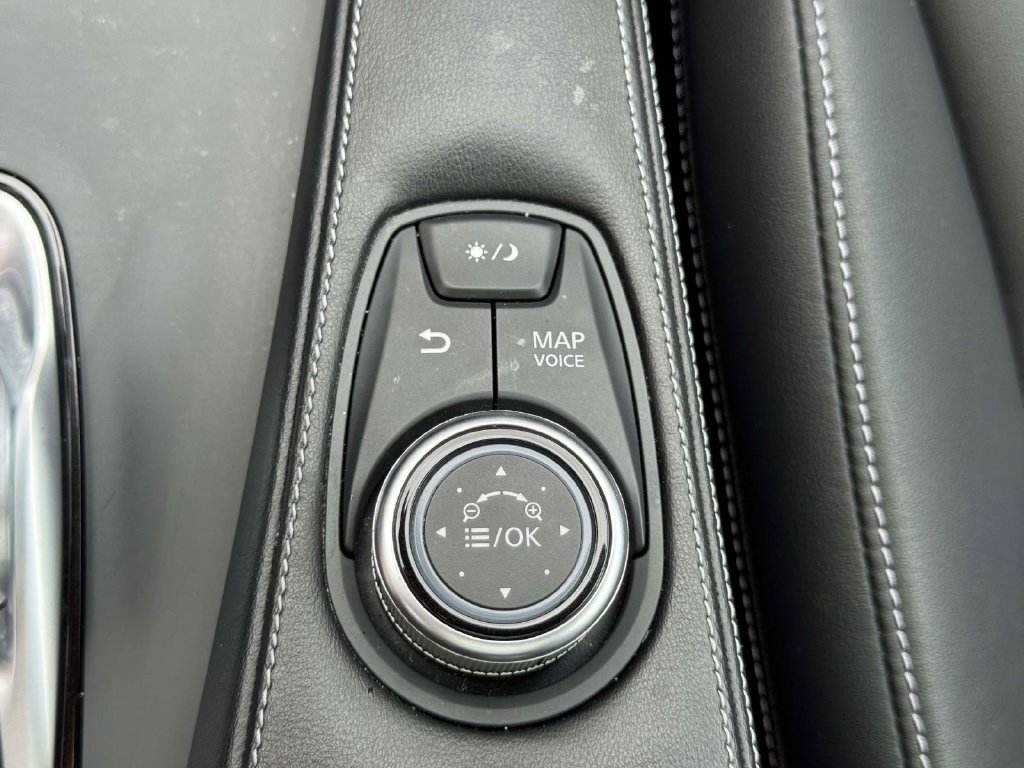 Used 2019 INFINITI QX50 Luxe w/ Navigation Package AWD/4WD image 28