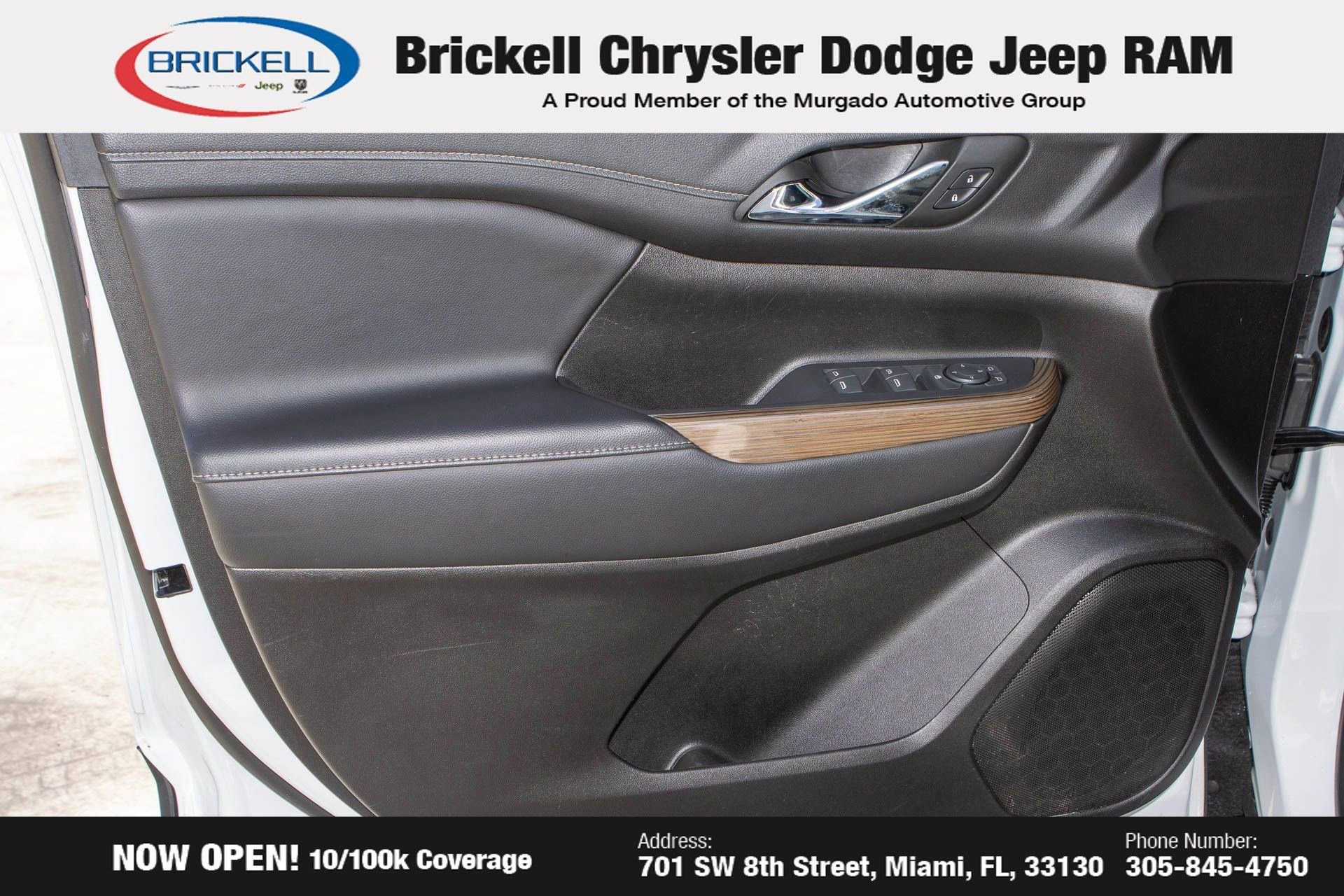 Used 2023 GMC Acadia SLE image 11