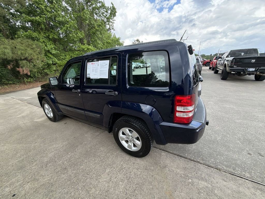 Used 2012 Jeep Liberty Sport w/ Driver Convenience Group RWD image 5