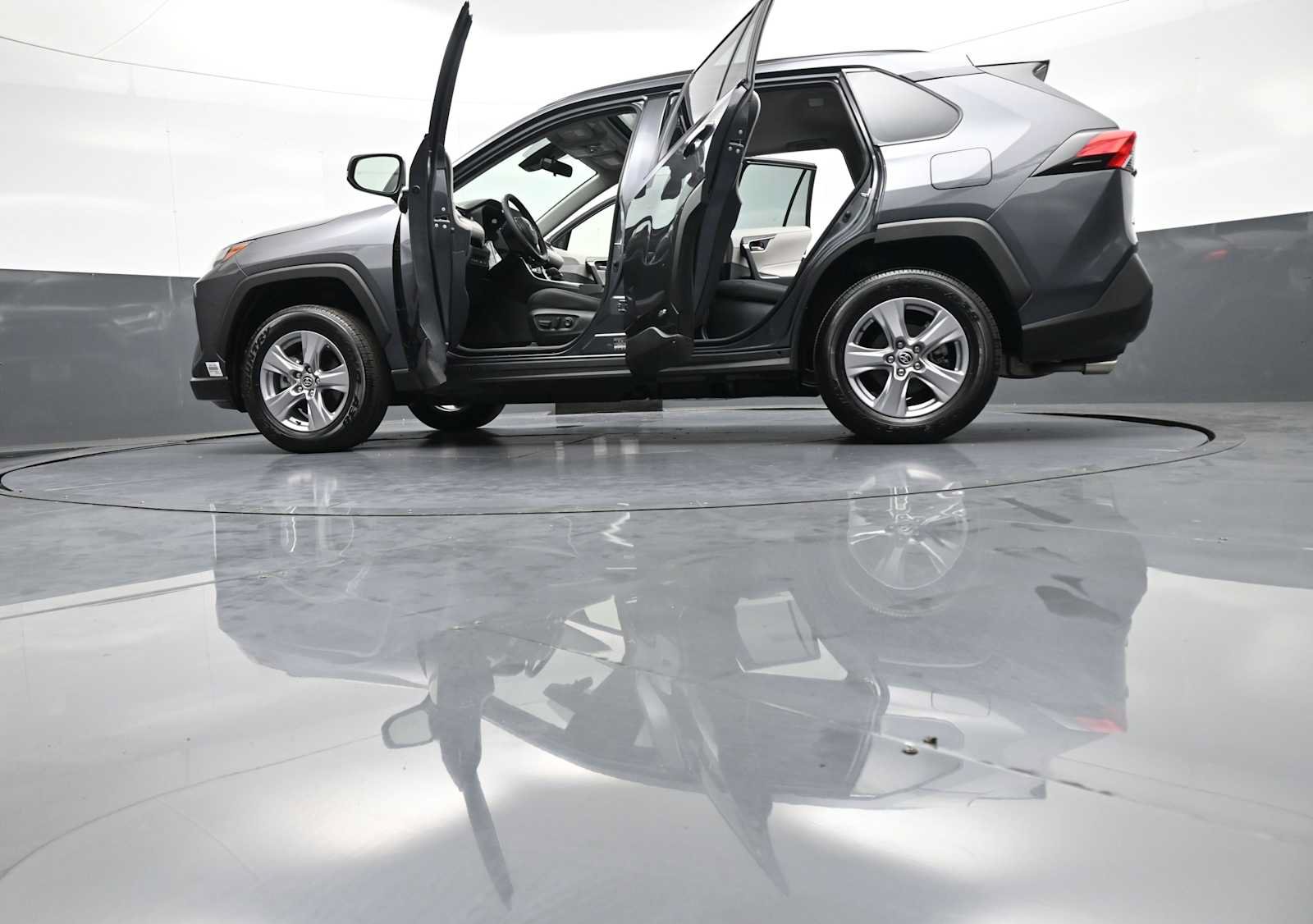 Used 2025 Toyota RAV4 XLE w/ Convenience Package AWD/4WD image 50