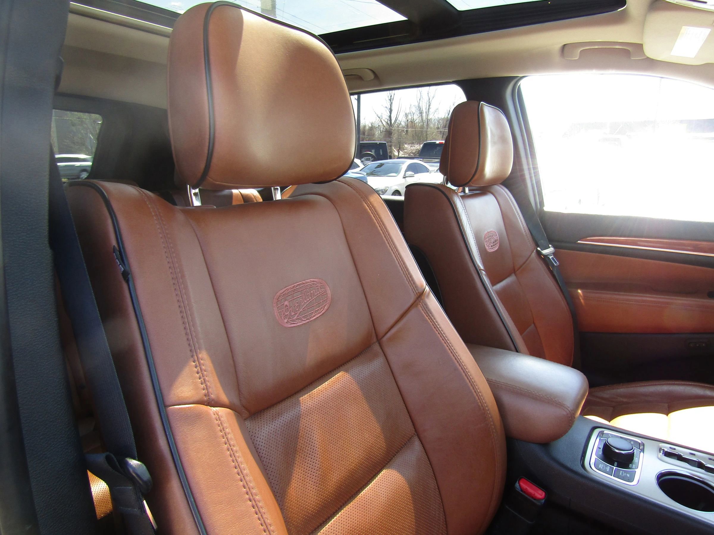 Used 2012 Jeep Grand Cherokee Overland image 15