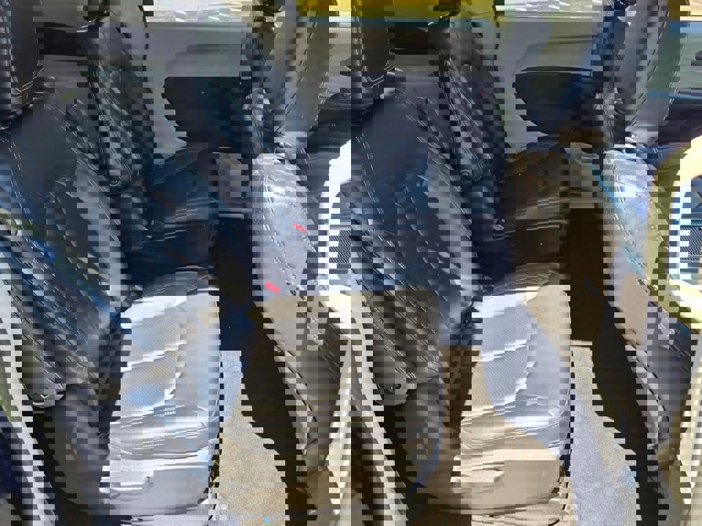 Used 2024 Chrysler Pacifica Select image 9