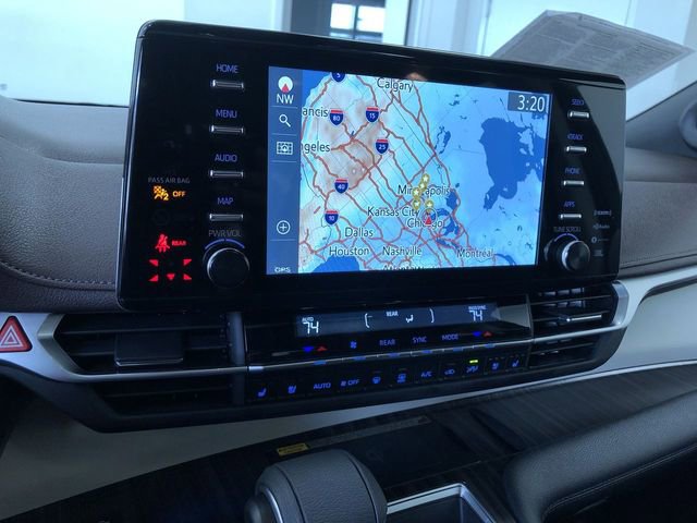 Certified 2024 Toyota Sienna Platinum image 29