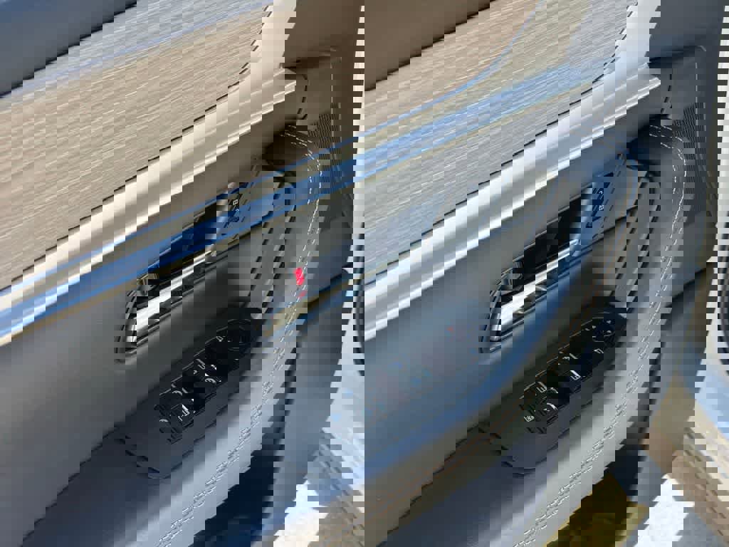 Used 2025 MAZDA CX-90 Plug-In Hybrid w/Premium Sport image 13