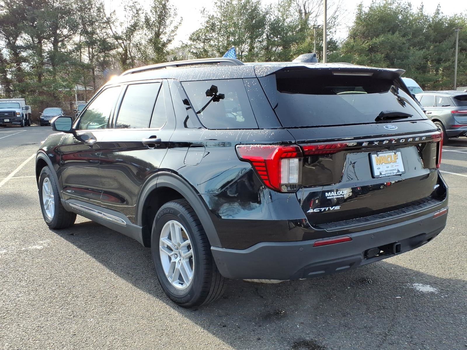 Used 2025 Ford Explorer Active image 5