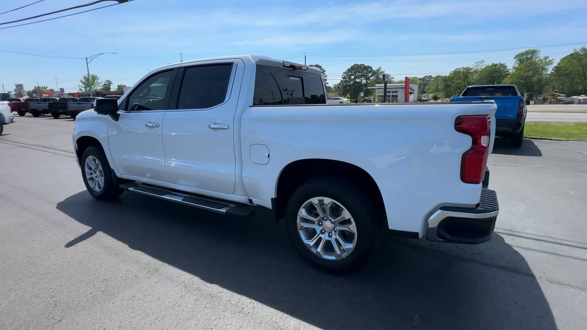 Used 2025 Chevrolet Silverado 1500 LTZ w/ LTZ Premium Package AWD/4WD image 6