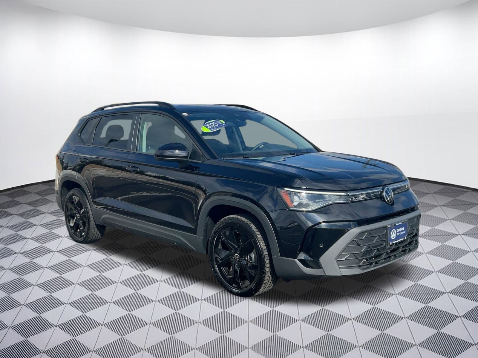 Used 2025 Volkswagen Taos SE image 7