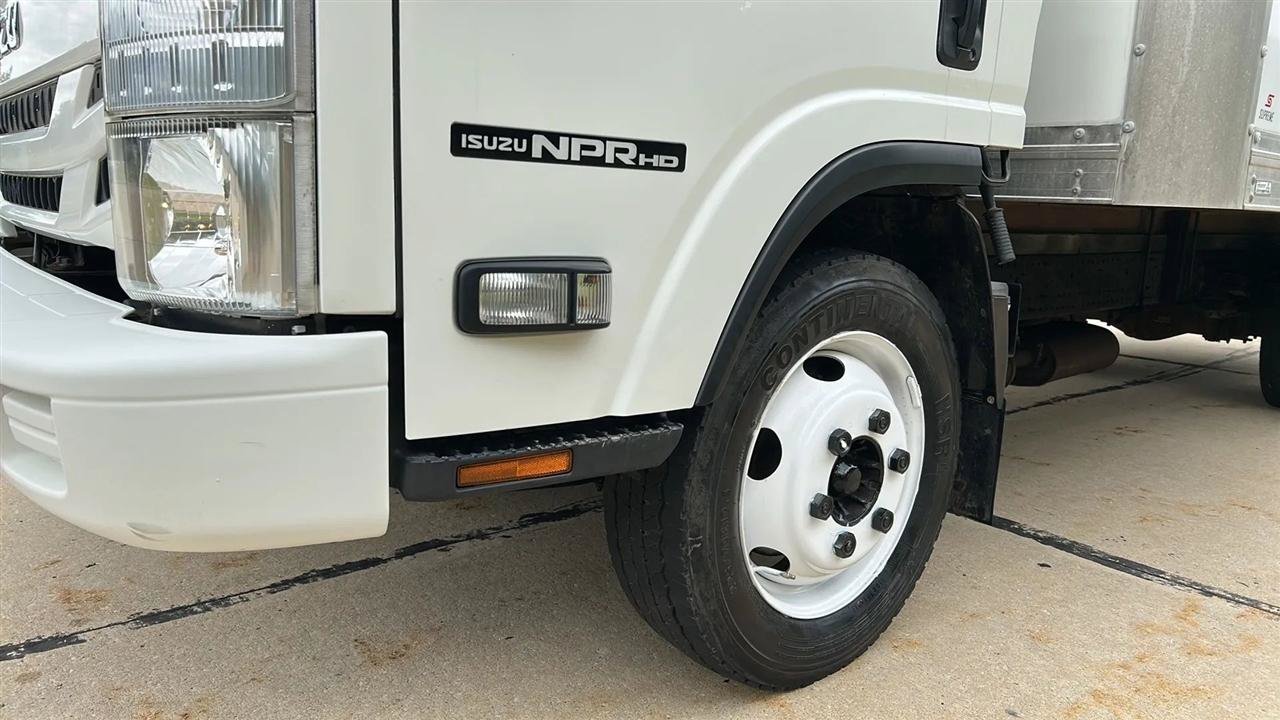 Used 2018 Isuzu NPR RWD image 19