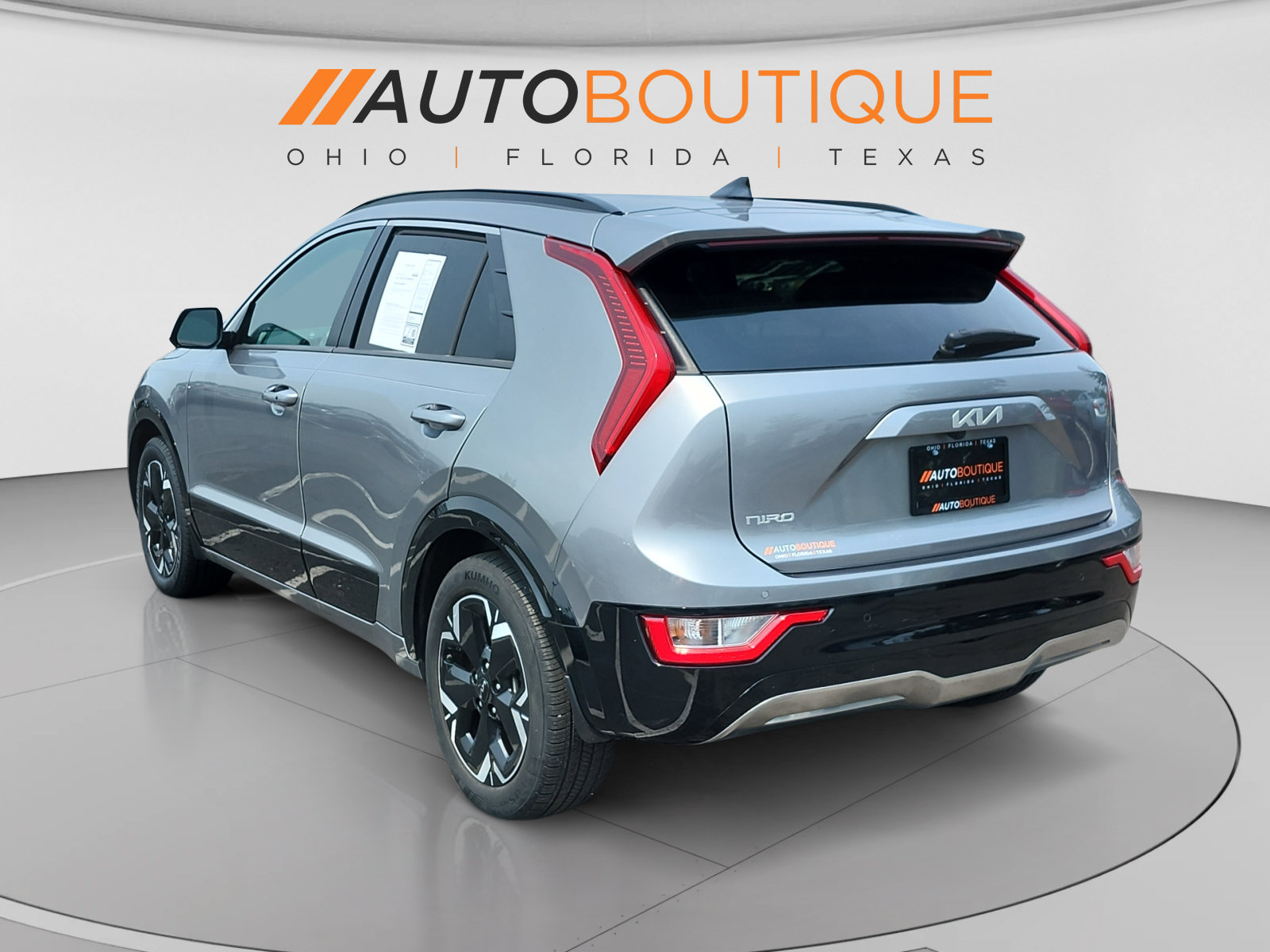 Used 2023 Kia Niro Wind w/ Wind Preserve Package FWD image 3