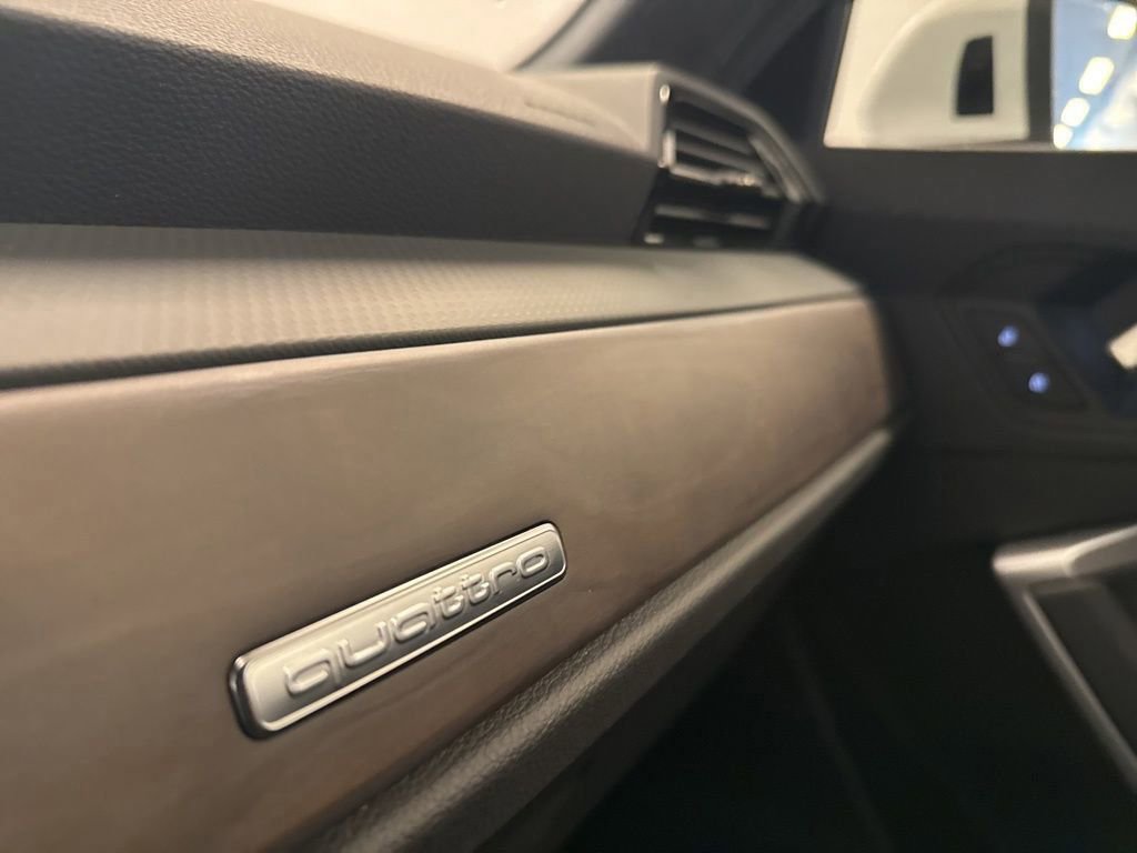 Used 2025 Audi Q3 2.0T Premium w/ Convenience Package image 29