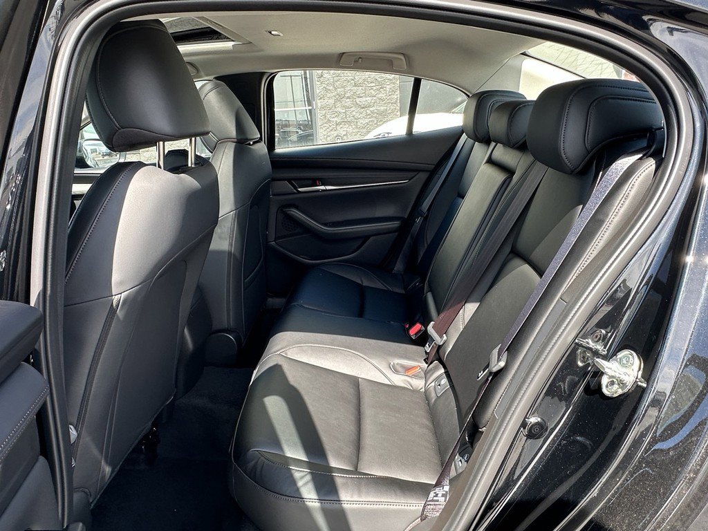 New 2026 MAZDA MAZDA3 2.5 S Sedan w/ Preferred Pkg image 7