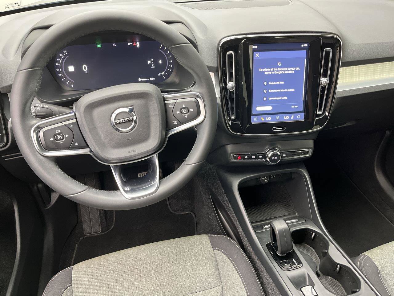 Used 2023 Volvo XC40 B5 Core AWD/4WD image 12