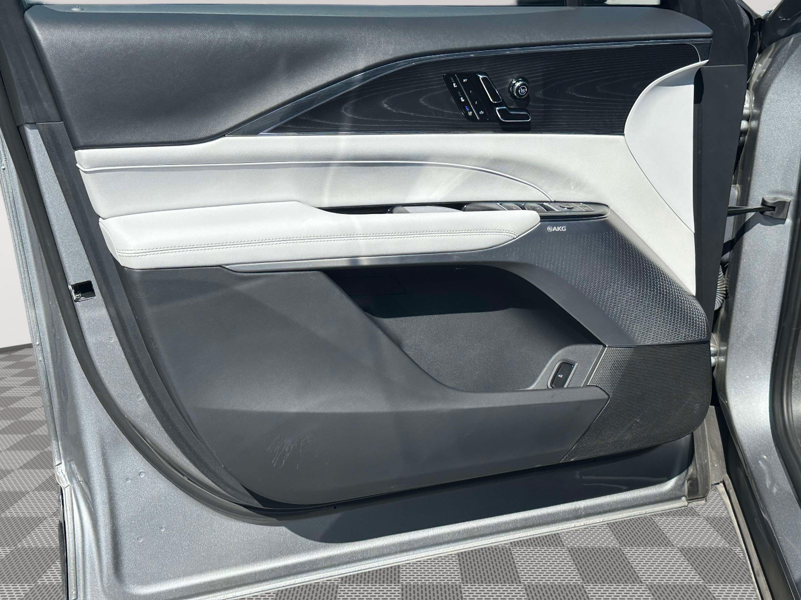 Certified 2024 Cadillac Lyriq Sport w/ LPO, Floor Liner Package AWD/4WD image 20