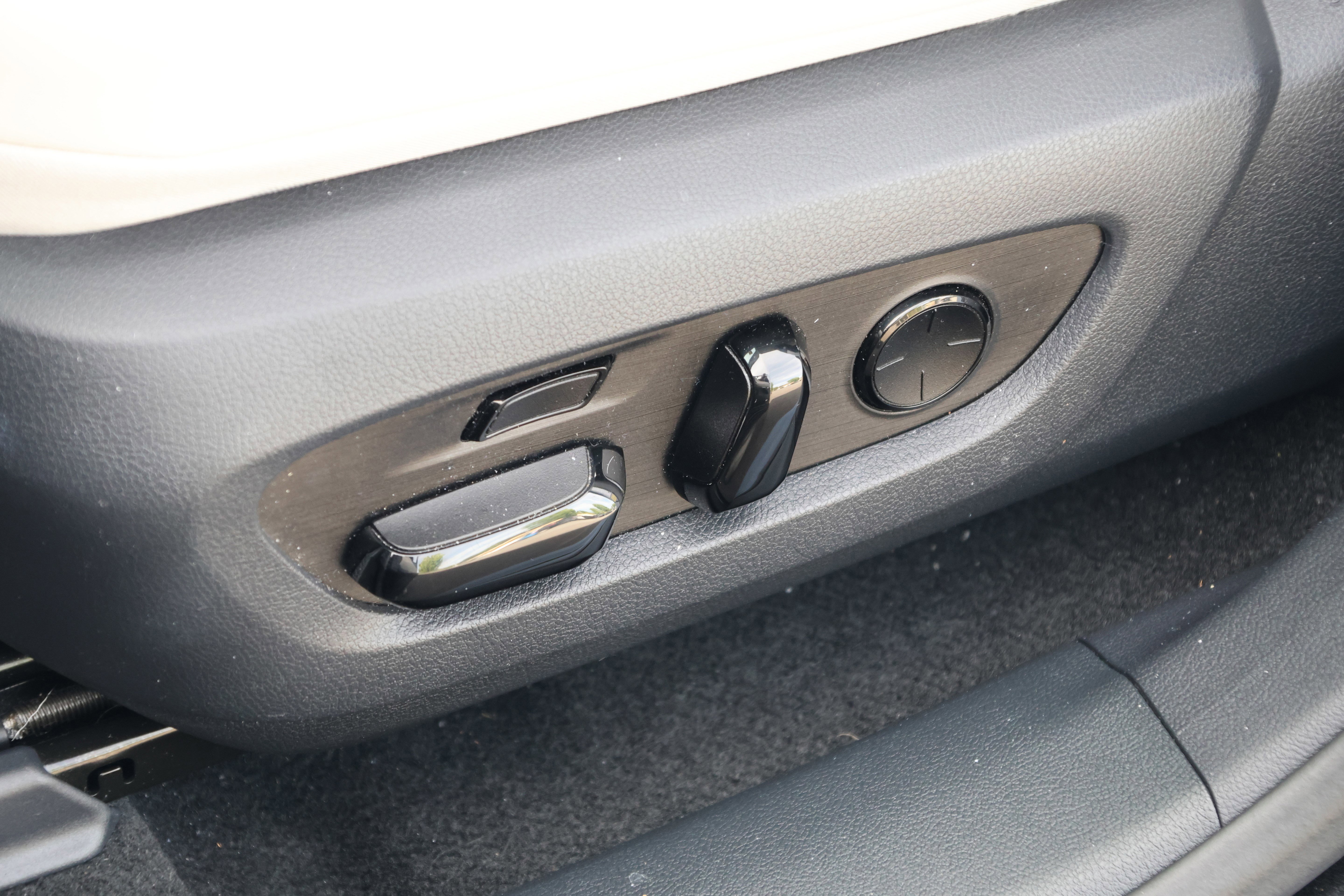 Certified 2023 Lexus RX 350 FWD w/ Cold Area Package image 34