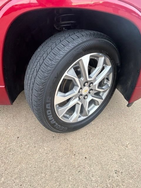 Used 2020 Chevrolet Traverse Premier FWD image 28