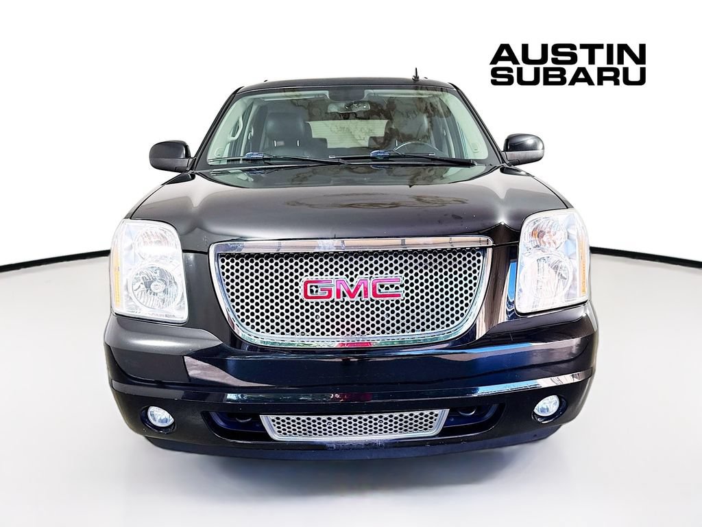 Used 2013 GMC Yukon Denali RWD image 2