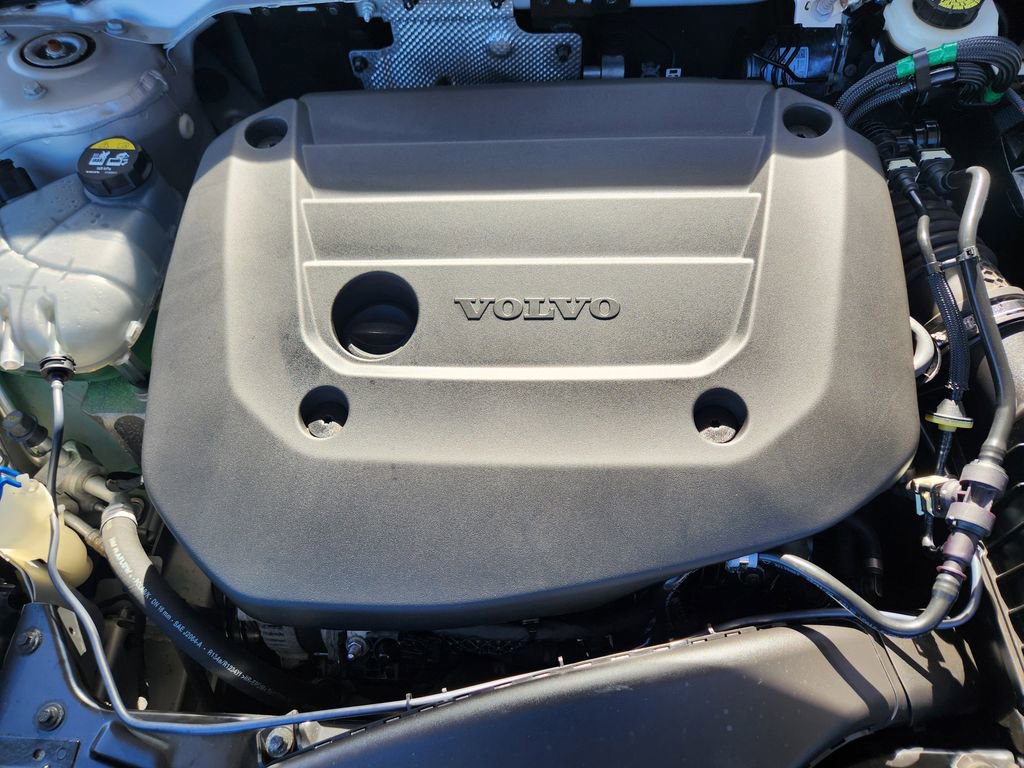 Used 2023 Volvo XC40 B5 Plus w/ Climate Package image 19