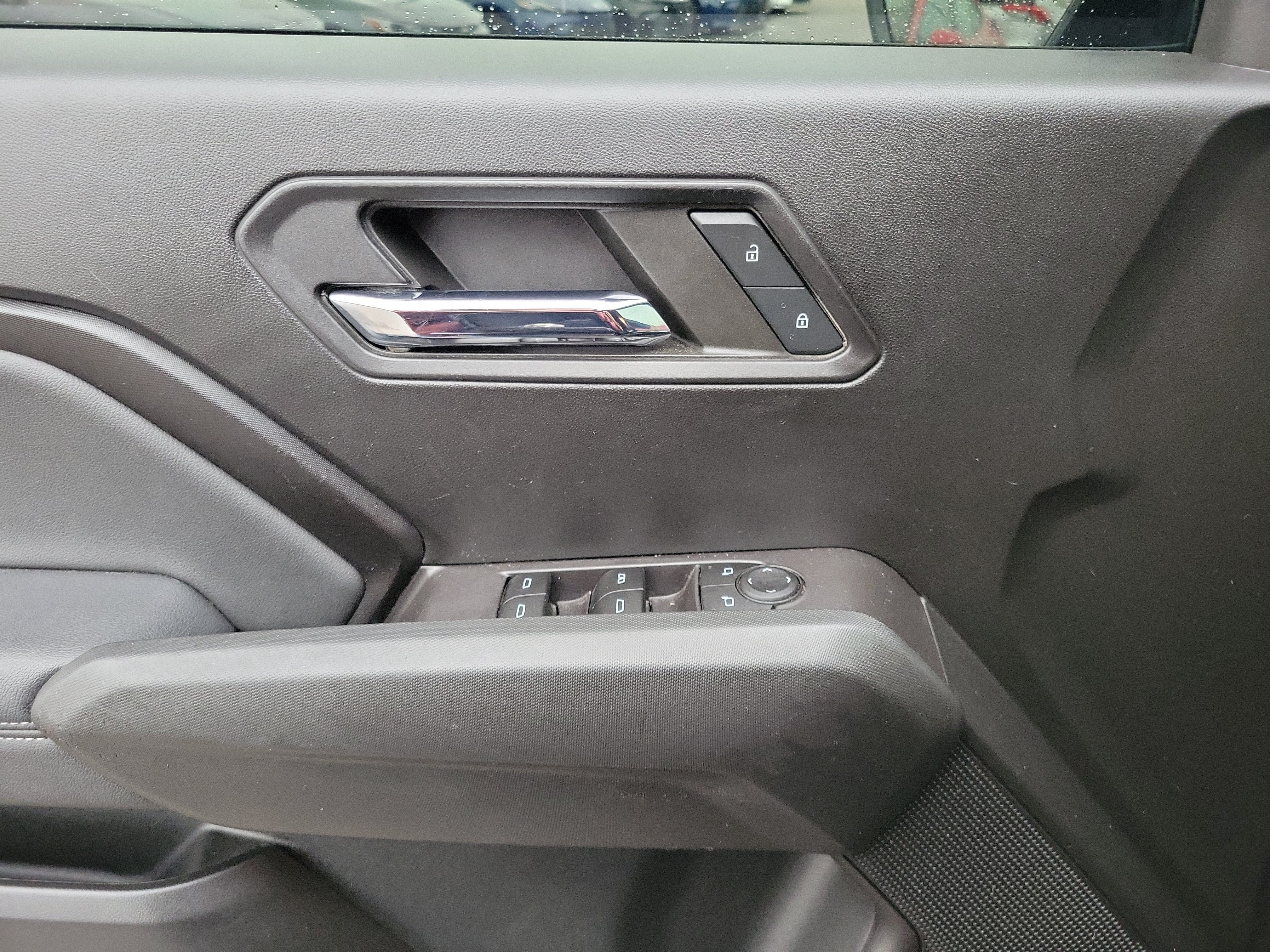 Used 2023 Chevrolet Colorado LT w/ LT Convenience Package II AWD/4WD image 17