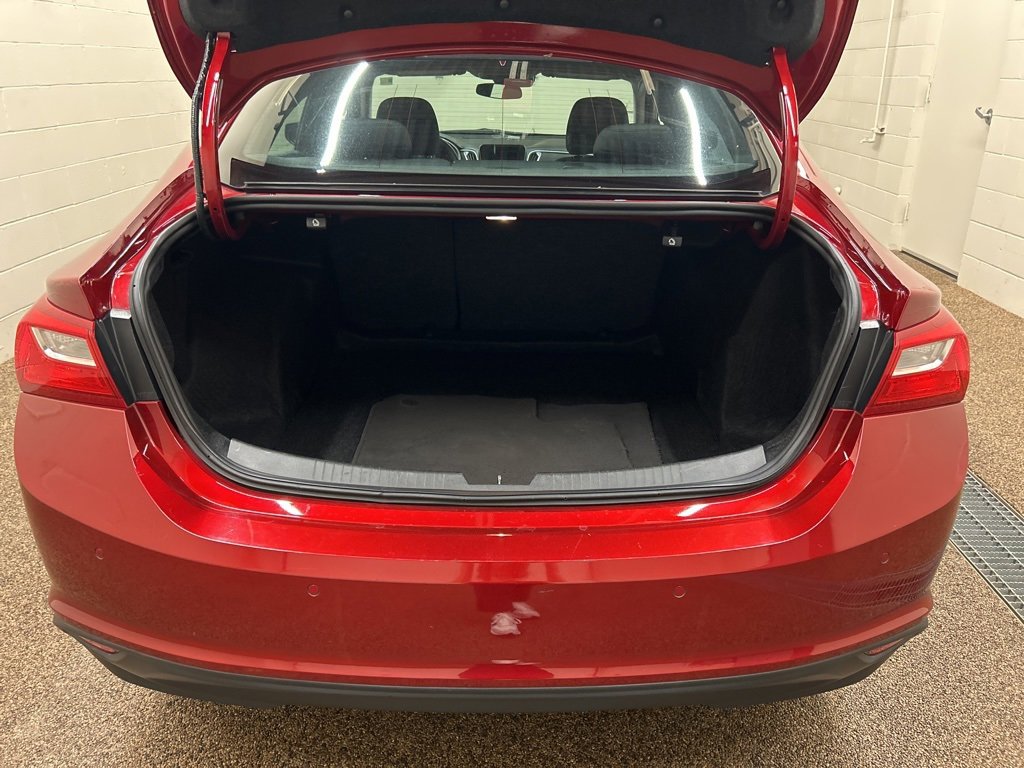 Used 2024 Chevrolet Malibu LT image 11