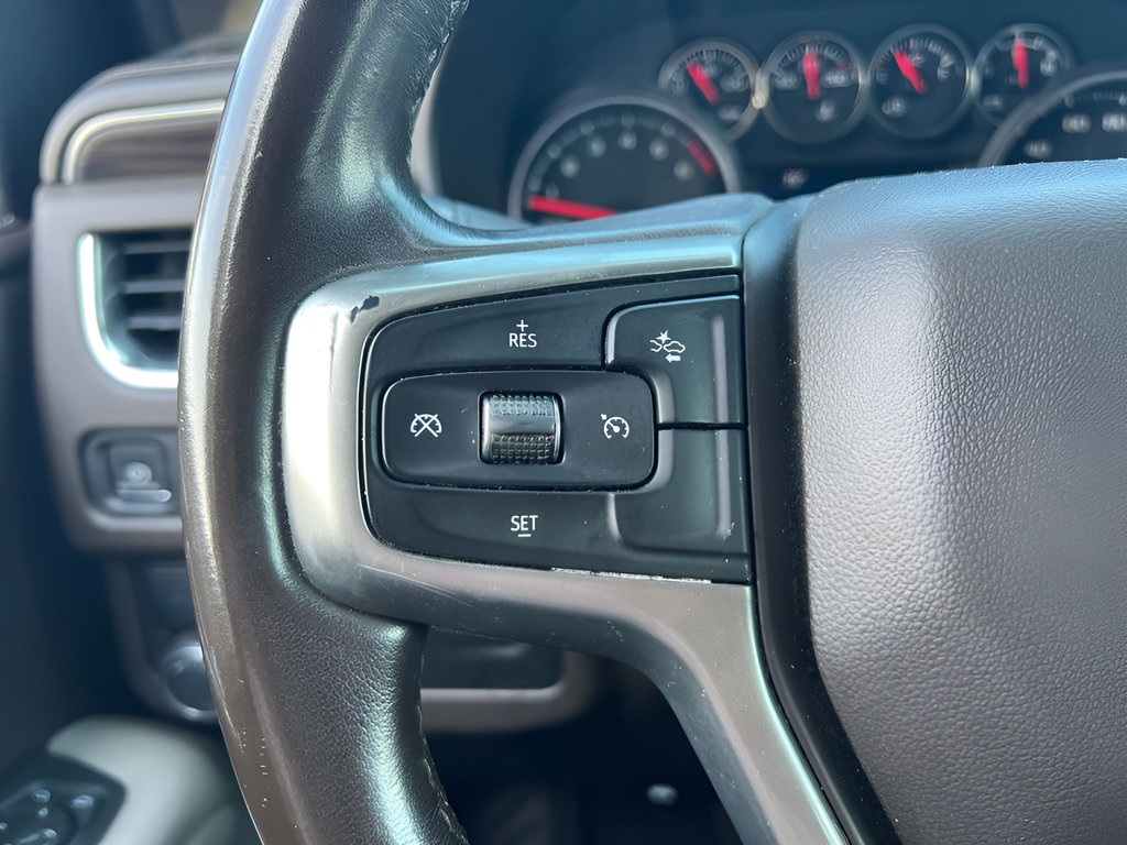 Used 2021 Chevrolet Suburban LT RWD image 24