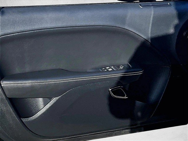 Used 2016 Dodge Challenger SRT Hellcat RWD image 17