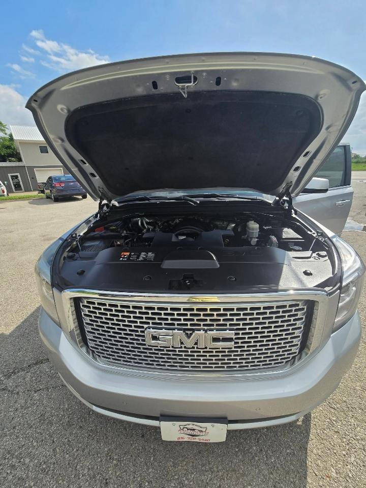 Used 2015 GMC Yukon Denali w/ Premium Package AWD/4WD image 6