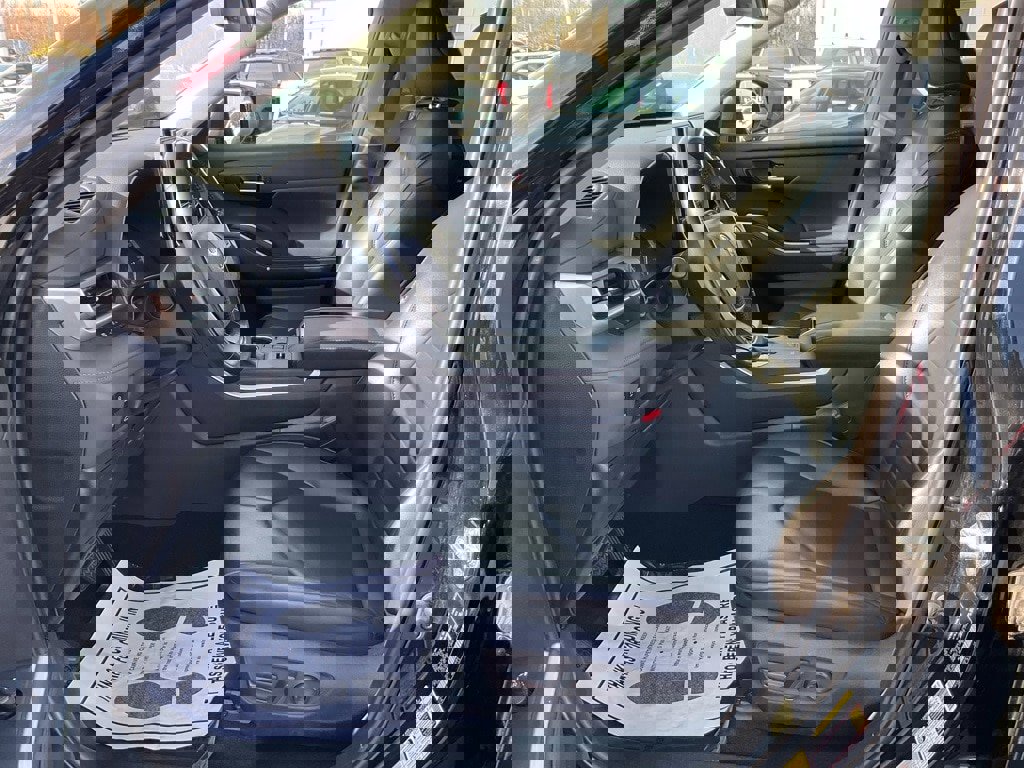 Used 2023 Toyota Highlander XLE image 2