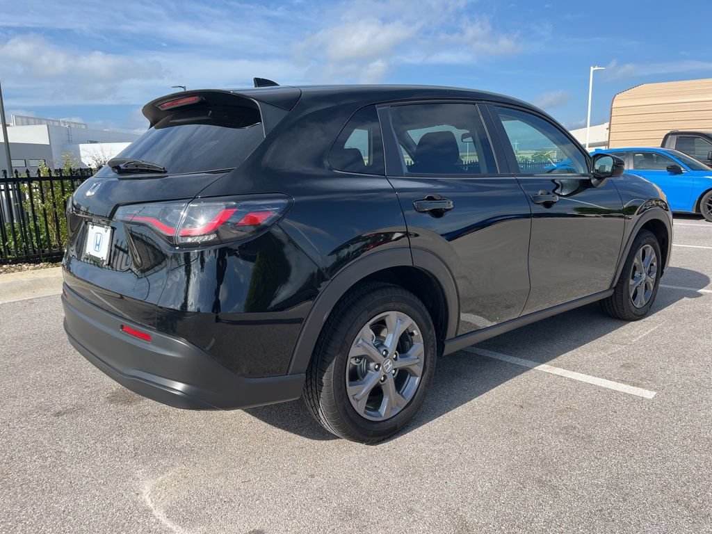 Certified 2026 Honda HR-V LX image 4