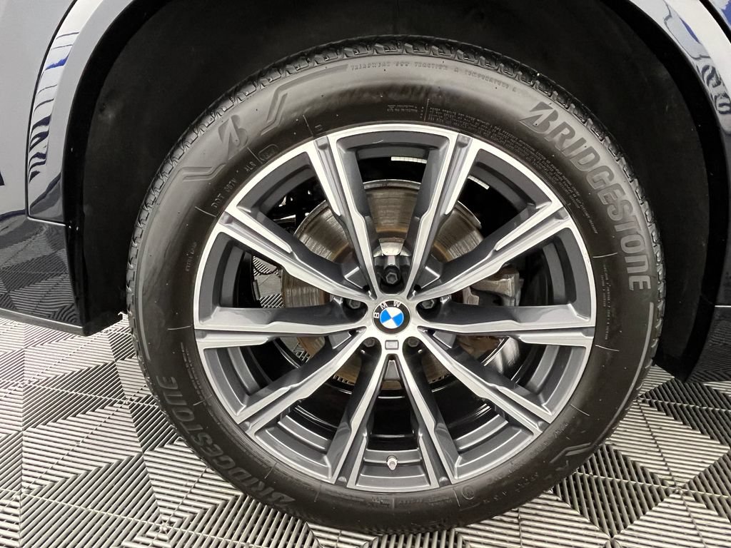 Used 2024 BMW X5 xDrive40i w/ M Sport Package AWD/4WD image 15