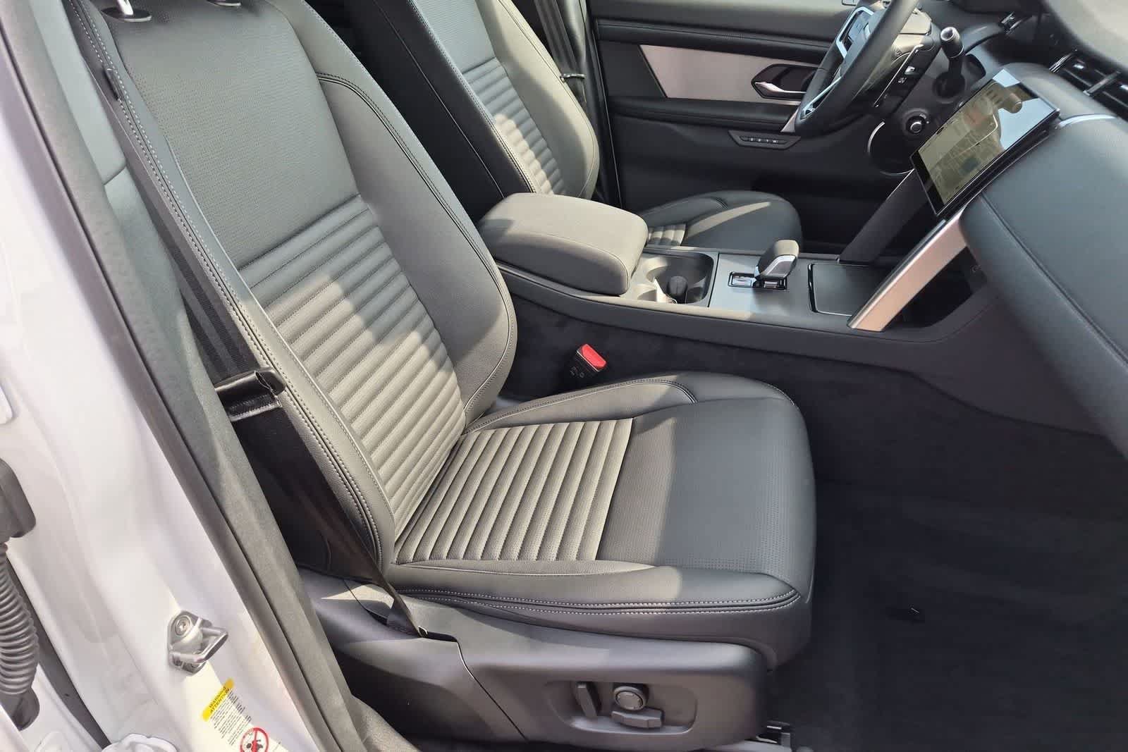 New 2026 Land Rover Discovery Sport Landmark AWD/4WD image 19