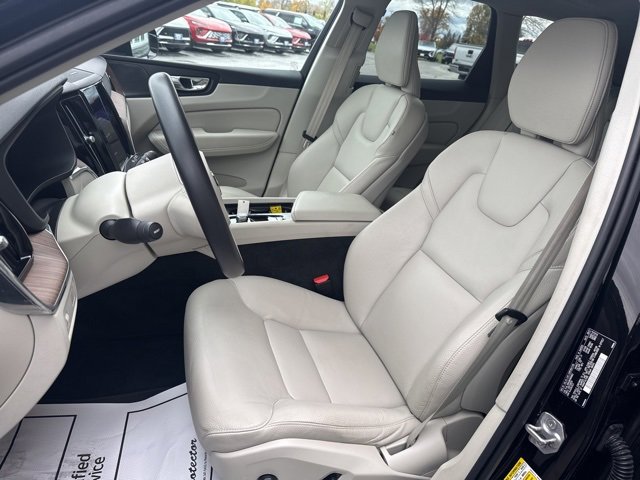 Used 2022 Volvo XC60 B5 Momentum w/ Climate Package image 14