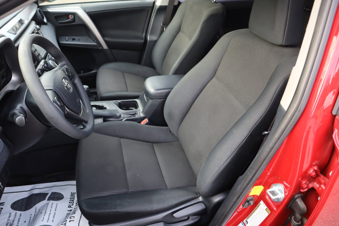 Used 2016 Toyota RAV4 LE image 15