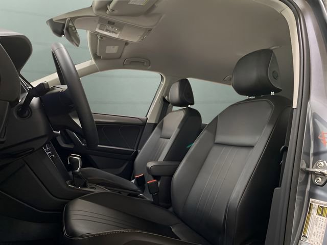 Used 2022 Volkswagen Tiguan SE FWD image 17