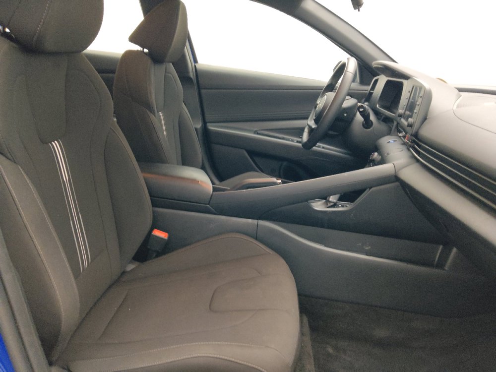 Used 2025 Hyundai Elantra Sport FWD image 21