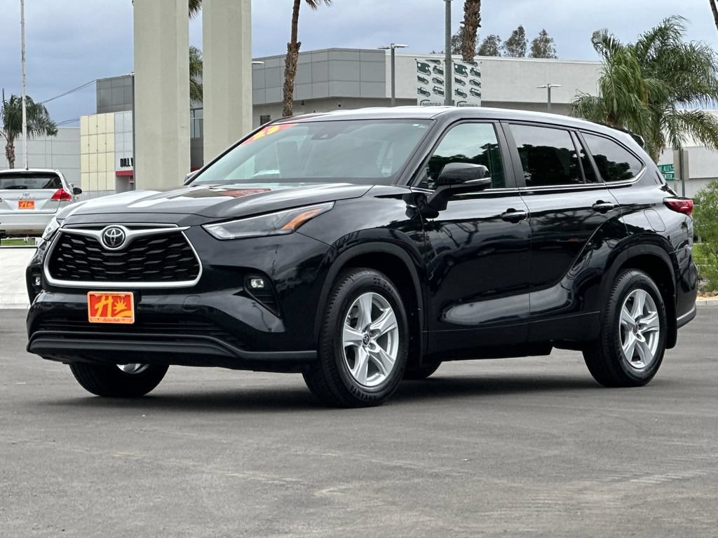Used 2023 Toyota Highlander LE AWD/4WD image 7