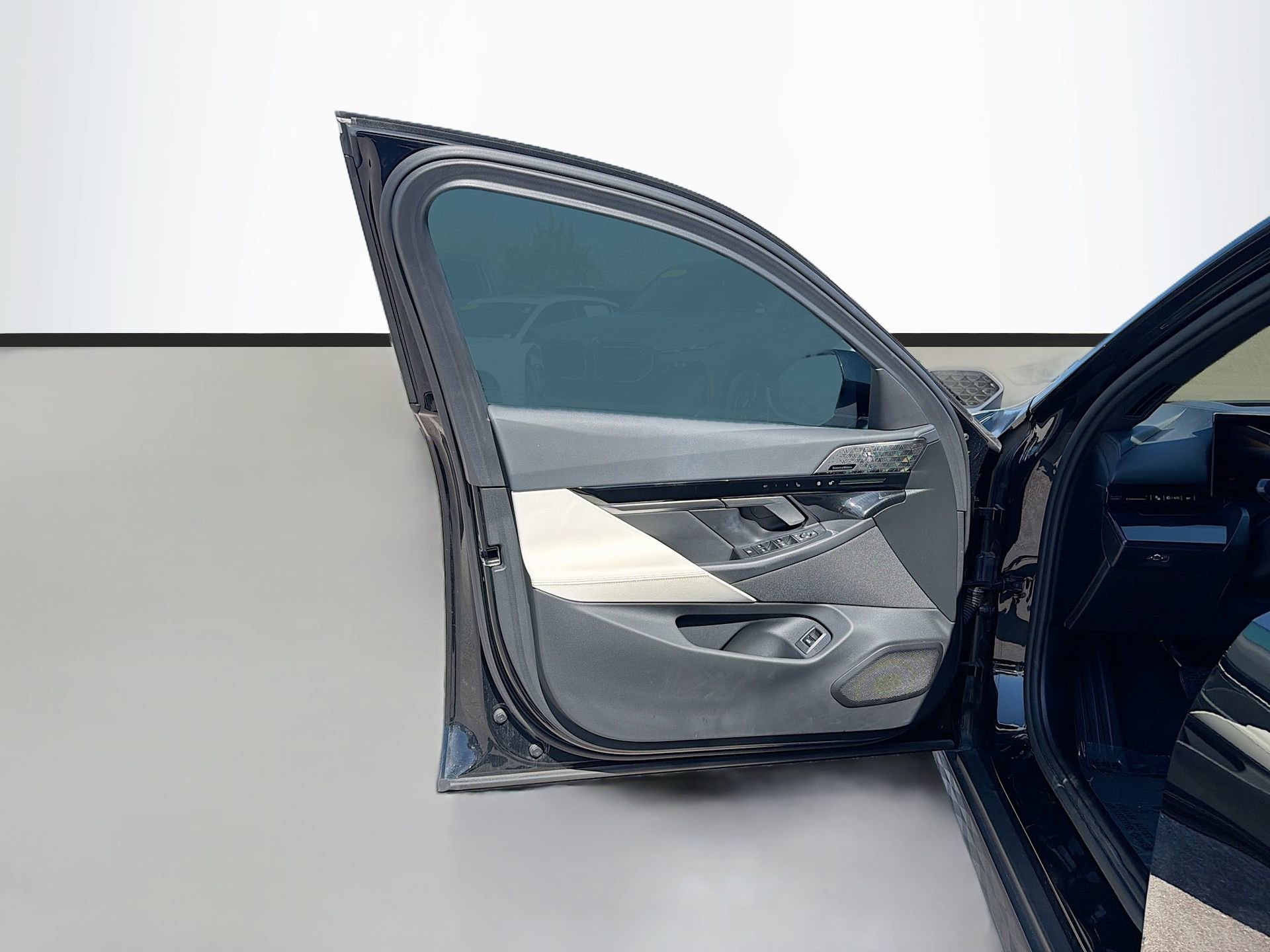 Used 2024 BMW 530i w/ Premium Package image 23