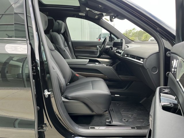 Certified 2026 Cadillac Vistiq Sport w/ LPO, Floor Liner Package image 22
