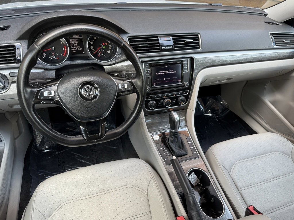 Used 2018 Volkswagen Passat 2.0T SE image 22