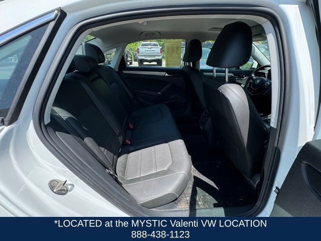 Certified 2022 Volkswagen Passat 2.0T SE FWD image 21